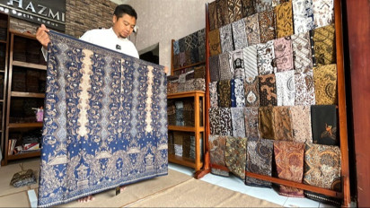 Berkah Ramadhan, Penjualan Sarung Batik Kudus Meroket hingga Tembus Pasar Mancanegara