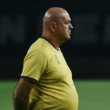 Bojan Hodak Buka Suara Atas Kritik Pemilihan Starting Eleven Persib Bandung