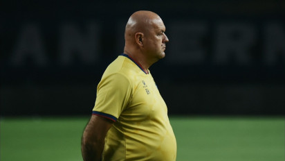 Bojan Hodak Buka Suara Atas Kritik Pemilihan Starting Eleven Persib Bandung