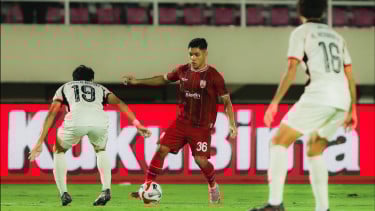 Diwarnai Kartu Merah, Persis Solo Ambil Poin Penuh di Kandang Usai Taklukkan Persik