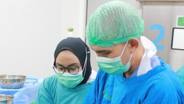 Kisah Perawat Bedah dalam Ruang Operasi Jalani Puasa Ramadhan di Tanah Rantau: Tahan Makan saat Ada Tindakan-Jauh dari Keluarga