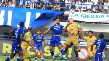 Prediksi Skor Persebaya vs Persib di Super League: Tren Positif Maung Bandung Diuji Sang Tuan Rumah