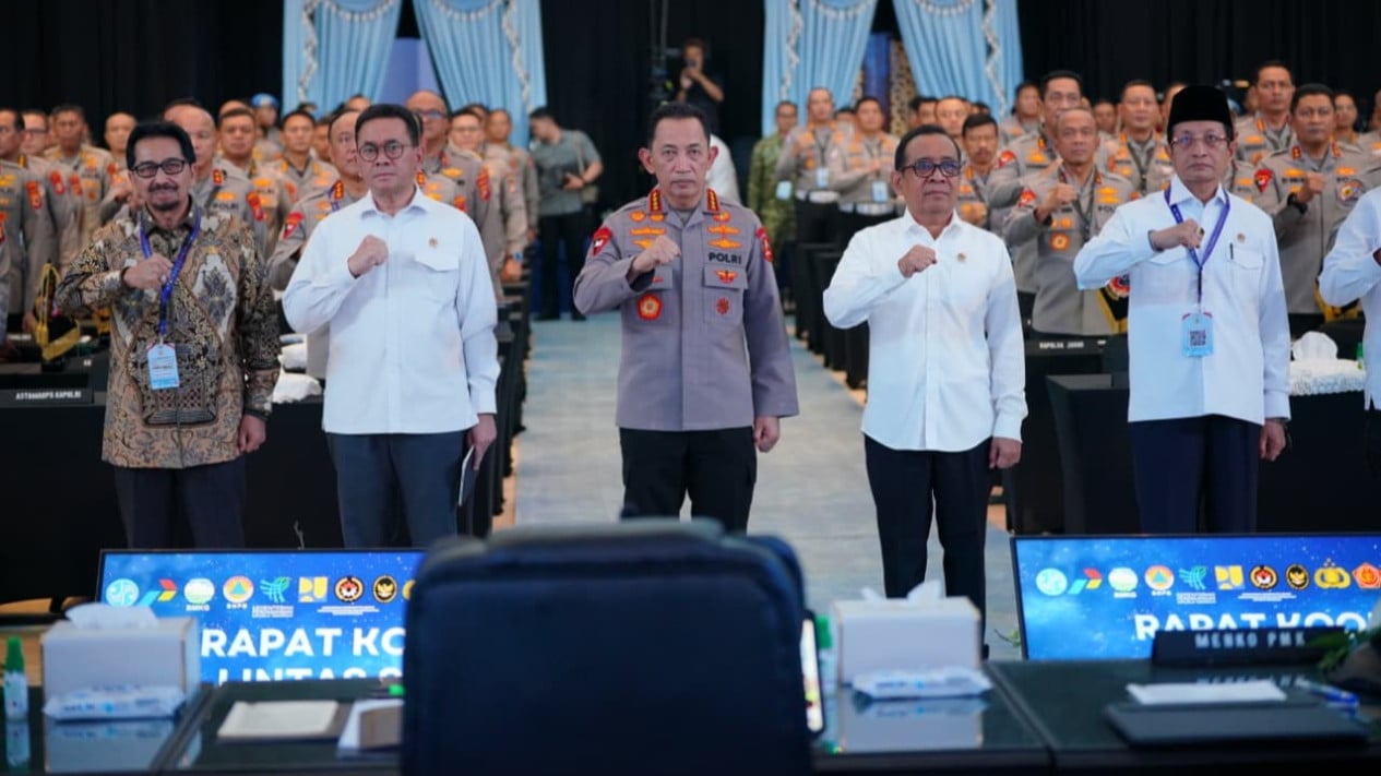 Polri Siapkan Rekayasa Lalin One Way hingga Contraflow saat Arus Mudik Lebaran 2026
            - galeri foto