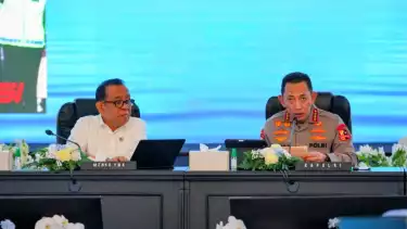 Kapolri Jenderal Listyo Sigit Prabowo memastikan bahwa, Polri tetap menyiapkan strategi rekayasa lalu lintas (lalin) saat arus mudik dan balik Lebaran 2026.