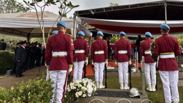 Prabowo Jadi Inspektur Upacara Pemakaman Try Sutrisno di TMP Kalibata