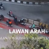 Viral Antrean Pengendara Motor Bertumpuk Lawan Arah di Cakung, Polisi Ungkap Faktanya