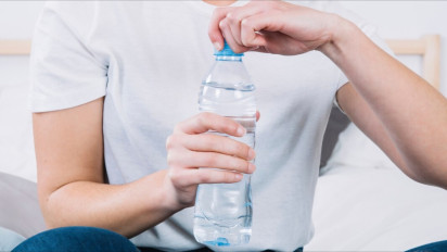 Biar Nggak Lemas dan Dehidrasi! Ade Rai Ungkap Cara Aman Cukupi Cairan Tubuh Selama Puasa