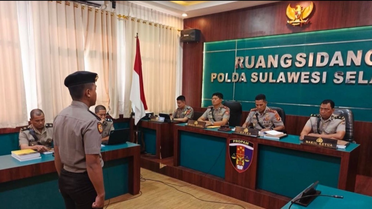 Aniaya Junior hingga Meninggal, Bripda Pirman Disanksi PTDH
            - galeri foto