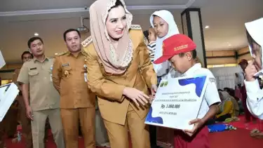 Bupati Pekalongan Fadia Arafiq