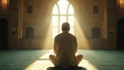 Sesulit Apapun Kondisinya Amalkan Surah Pendek ini, Ada Nikmat Allah SWT yang Membantu