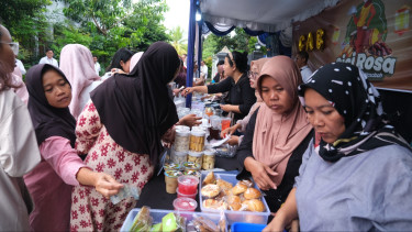 Dongkrak Ekonomi Rakyat saat Ramadan, Bazar Cici Rosa PNM Ramai Diserbu Pemburu Takjil