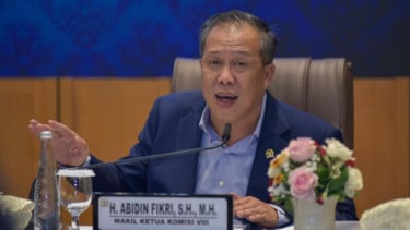 Tanpa Bantuan Logistik dan Kepastian Pemulangan, DPR  Desak Pemerintah Ambil Langkah Konkret Amankan Jemaah Umrah