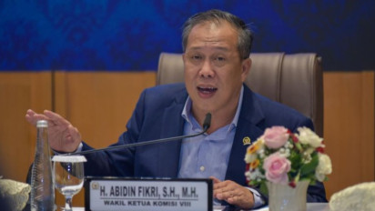 Tanpa Bantuan Logistik dan Kepastian Pemulangan, DPR  Desak Pemerintah Ambil Langkah Konkret Amankan Jemaah Umrah