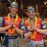 MotoGP: Joan Mir dan Luca Marini Kunjungi Bali, Pembalap Honda Terpukau dengan Budaya Pulau Dewata