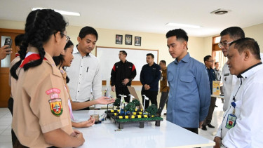 Sambangi SMP Santo Yusup Bandung, Gibran Dorong Siswa Bisa Kembangkan Produk Lewat Teknologi AI