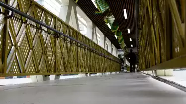 JPO Sarinah sudah dibuka usai diresmikan oleh Gubernur DKI Jakarta, Pramono Anung Wibowo, pejalan kaki merasa puas atas setelah direvitalisasi, Jakarta Pusat, Rabu (4/4/2026)