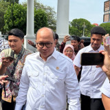 Pasar Bergejolak Hingga IHSG Anjlok 4 Persen, Rosan Sebut Dampak Perang Timur Tengah Sedang Dikaji
