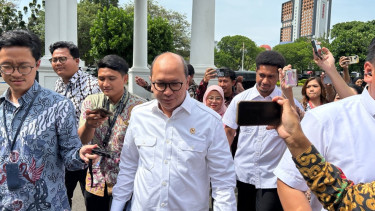 Pasar Bergejolak Hingga IHSG Anjlok 4 Persen, Rosan Sebut Dampak Perang Timur Tengah Sedang Dikaji