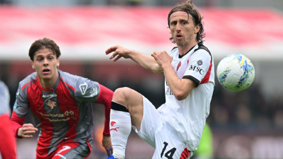 Kontrak Bakal Segera Habis, Kaka Beri Sinyal Modric Bertahan Lebih Lama di Milan?