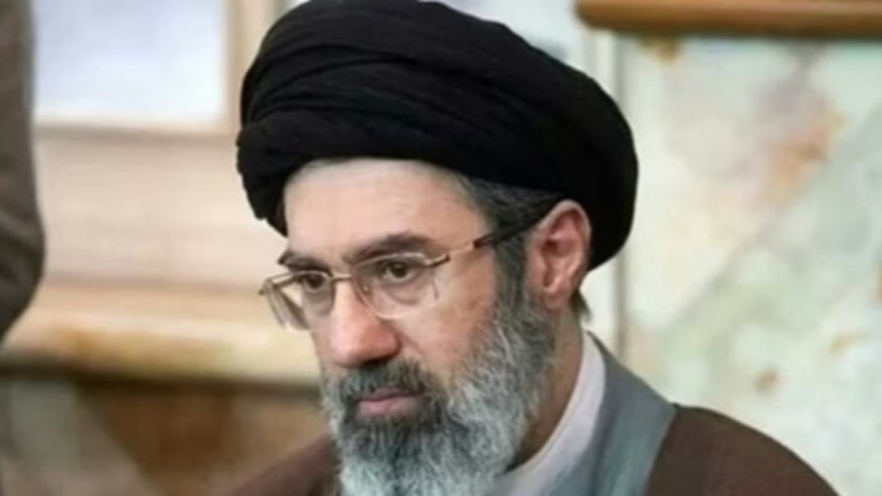 Siapa Sih Mojtaba Khamenei? Putra Ali Khamenei yang Dikabarkan Terpilih Jadi Pemimpin Tertinggi Iran Baru
            - galeri foto