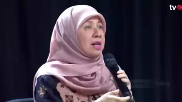 Pengamat Geopolitik Timur Tengah Universitas Padjadjaran (Unpad), Dina Sulaeman dalam acara Catatan Demokrasi tvOne