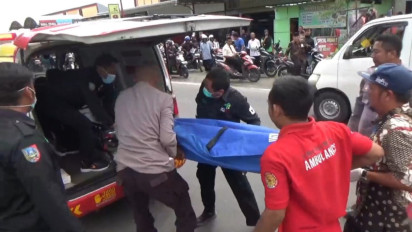 Kecelakaan di Jalan Jombang–Kediri, Pemotor Tewas Usai Motor Hantam Samping Truk