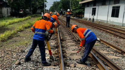 Pastikan Mudik Lebaran Aman, Kai Daop 8 Lakukan Perbaikan Rel Kereta