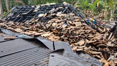 Puting Beliung Terjang Banyuasin Saat Menjelang Buka Puasa, Puluhan Rumah Warga Rusak