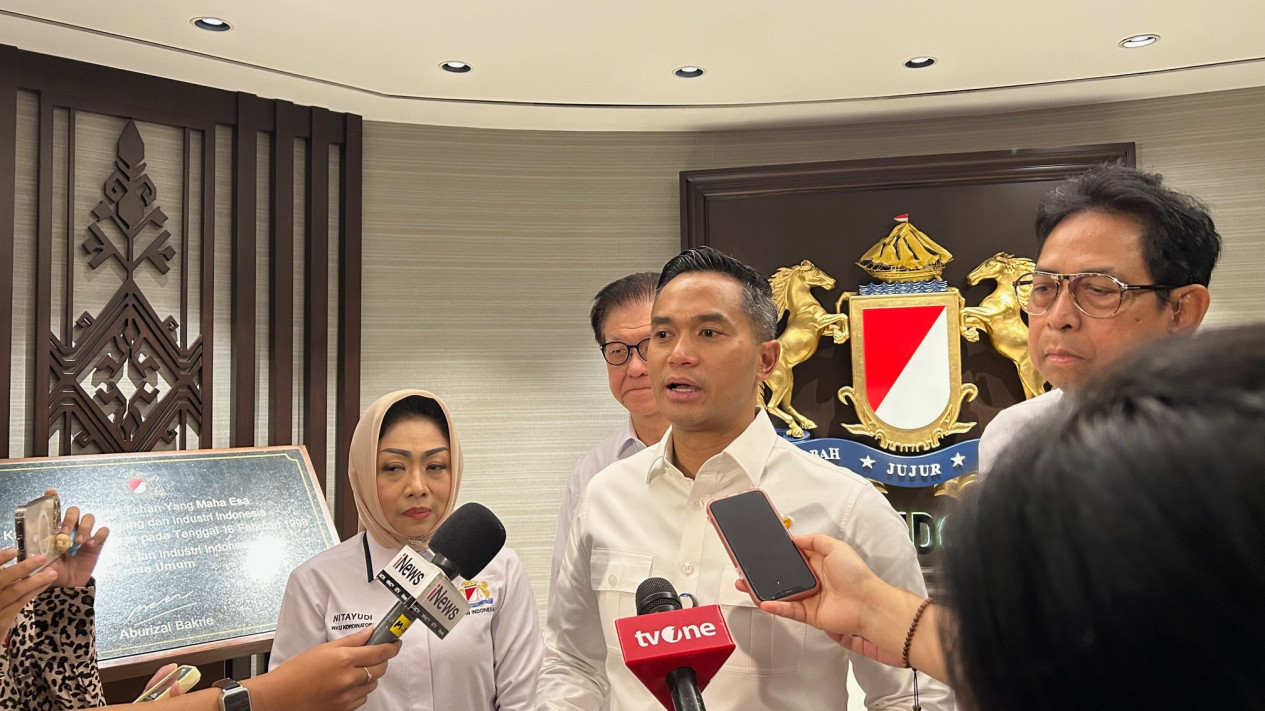 Fitch Ratings Ubah Outlook RI Jadi Negatif, Kadin Indonesia Dorong Strategi Baru Jaga Pasar Lewat MBG
            - galeri foto