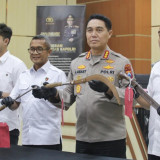 Polda Jatim Amankan Tiga Tersangka Kasus Pemerasan Disertai Ancaman