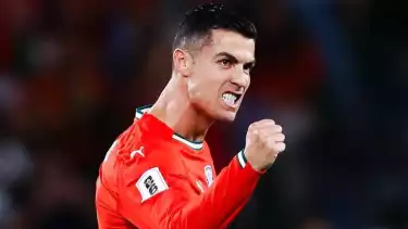 Kenakan Pakaian Mirip Batik, Cristiano Ronaldo Ucapkan Selamat Hari Raya Idul Fitri kepada Umat Islam