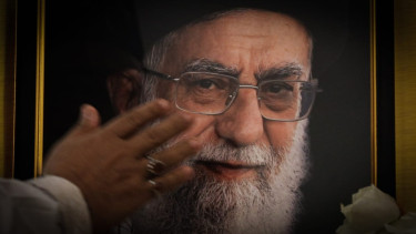 Tangis dan Doa Iringi Penghormatan untuk Ali Khamenei di Kediaman Dubes Iran