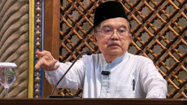 Ceramah Tarawih di Kampus UGM, Jusuf Kalla Sebut Perdamaian Dunia Butuh Keadilan dan Penguasaan Teknologi
