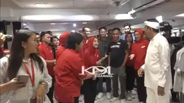 Dedi Mulyadi (KDM) sambangi toko tempat kerja gadis kembar tunarungu asal Bandung, Hasni Alifah Salsabila