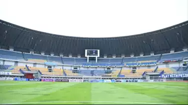 Kandang Persib Boncel dan Jerawatan? Bos Adhitia Putra Herawan Ungkap Fakta Mengejutkan Atas Rumput Lapangan Stadion GBLA