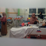 Diduga Keracunan Massal, Puluhan Santri Ponpes Darut Taubah Jombang Dilarikan ke Rumah Sakit Usai Buka Puasa