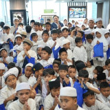 Belajar Bekerja, Belajar Berbagi: Ramadhan PNM Ajak Anak Yatim dan Dhuafa Roleplay Jadi Pemberdaya UMKM
