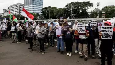 Ratusan Masa Geruduk Gedung DPR, Tuntut Indonesia Mundur dari BOP