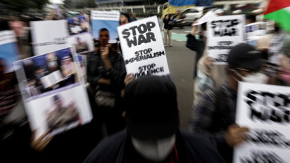 Berita Foto: Demo Free Palestine di DPR, Massa Kecam Serangan AS dan Zionis ke Iran