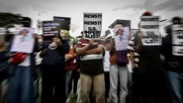 Berita Foto: Demo Free Palestine di DPR, Massa Kecam Serangan AS dan Zionis ke Iran