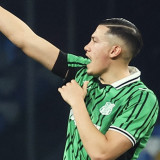 Nilai Transfer Jay Idzes Meroket! Bek Timnas Indonesia Ini Resmi Jadi Pemain Termahal Sepanjang Sejarah, Lampaui Rekor Mees Hilgers