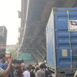 Nenek 70 Tahun Tewas Usai Motor yang Ditumpanginya Keserempet Truk Trailer di Koja