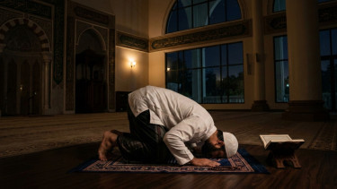 Shalat Tahajud setelah Tarawih dan Witir, Bagaimana Hukumnya dalam agama Islam?