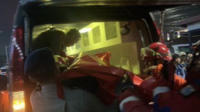 Pemotor Tewas Tertimpa Pohon Saat Hujan dan Angin Kencang di Lenteng Agung