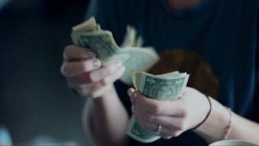 Sekalipun Bisa Setiap Hari, Waktu ini Lebih Afdhol untuk Sedekah agar Doa Lebih Cepat Dikabulkan