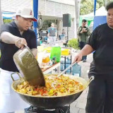 Aksi Masak Besar 1.000 Porsi di Kenjeran Surabaya Jadi Tontonan Warga, Emak-emak Berebut Takjil