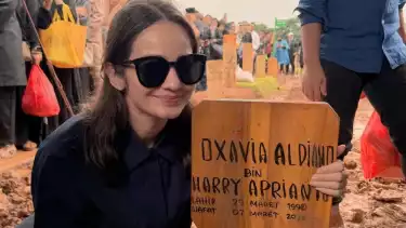 Enzy Storia di makam Vidi Aldiano