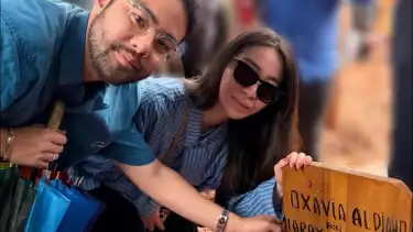 Ranggaz Laksmana di makam Vidi Aldiano