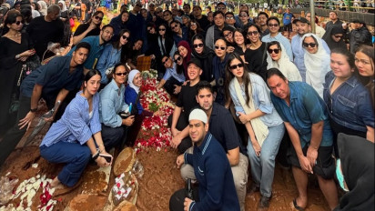 Baju Biru Warnai Pemakaman Vidi Aldiano, Ranggaz Laksmana: Warna Keberhasilan dan Keberuntungannya