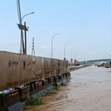 Dua Hari Diguyur Hujan Deras, Tol Jakarta-Tangerang Terendam Banjir